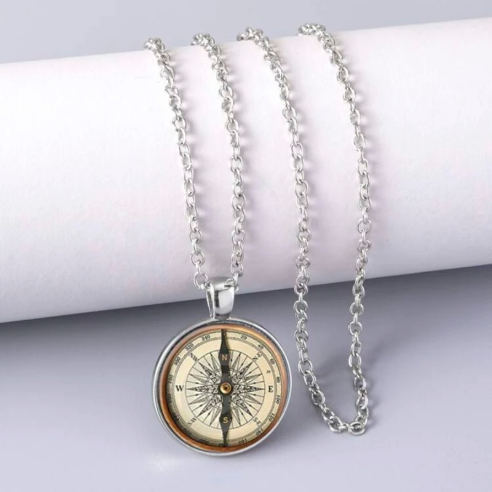 *Noelle* Compass Pendant Necklace - Picture 1 of 5